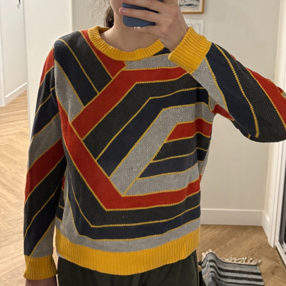 Abstract Pattern Sweater - Picture 2 of 5